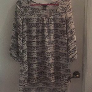 ☃️❄️ EUC black and white blouse